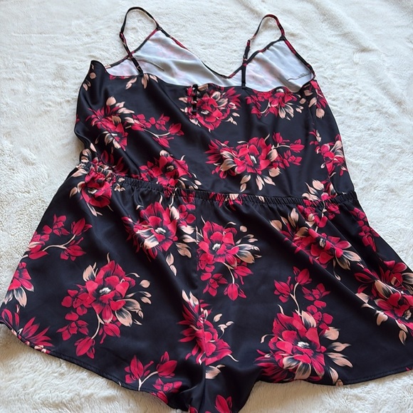 La Vie En Rose Floral Satin Romper Black Red Cami Lingerie Sleepwear XL - Picture 4 of 6